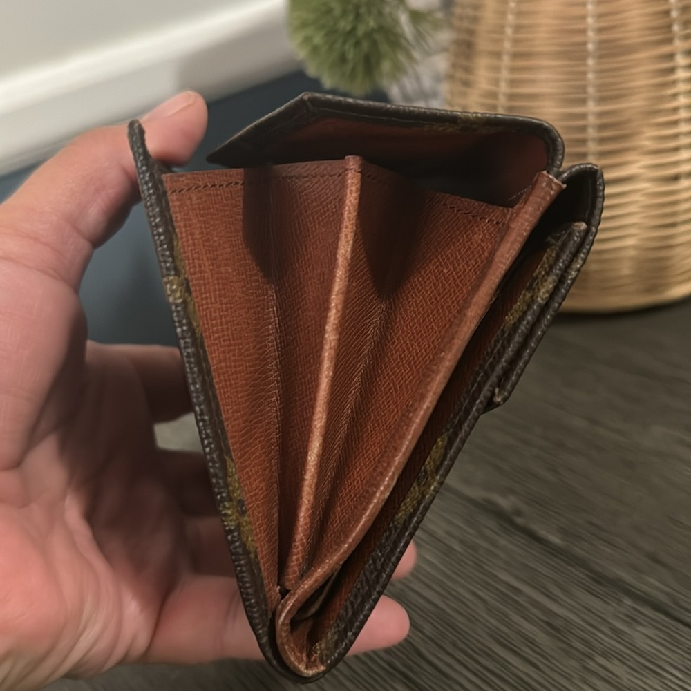 ✨️LOUIS VUITTON MONOGRAM WALLET - Picture 10 of 11